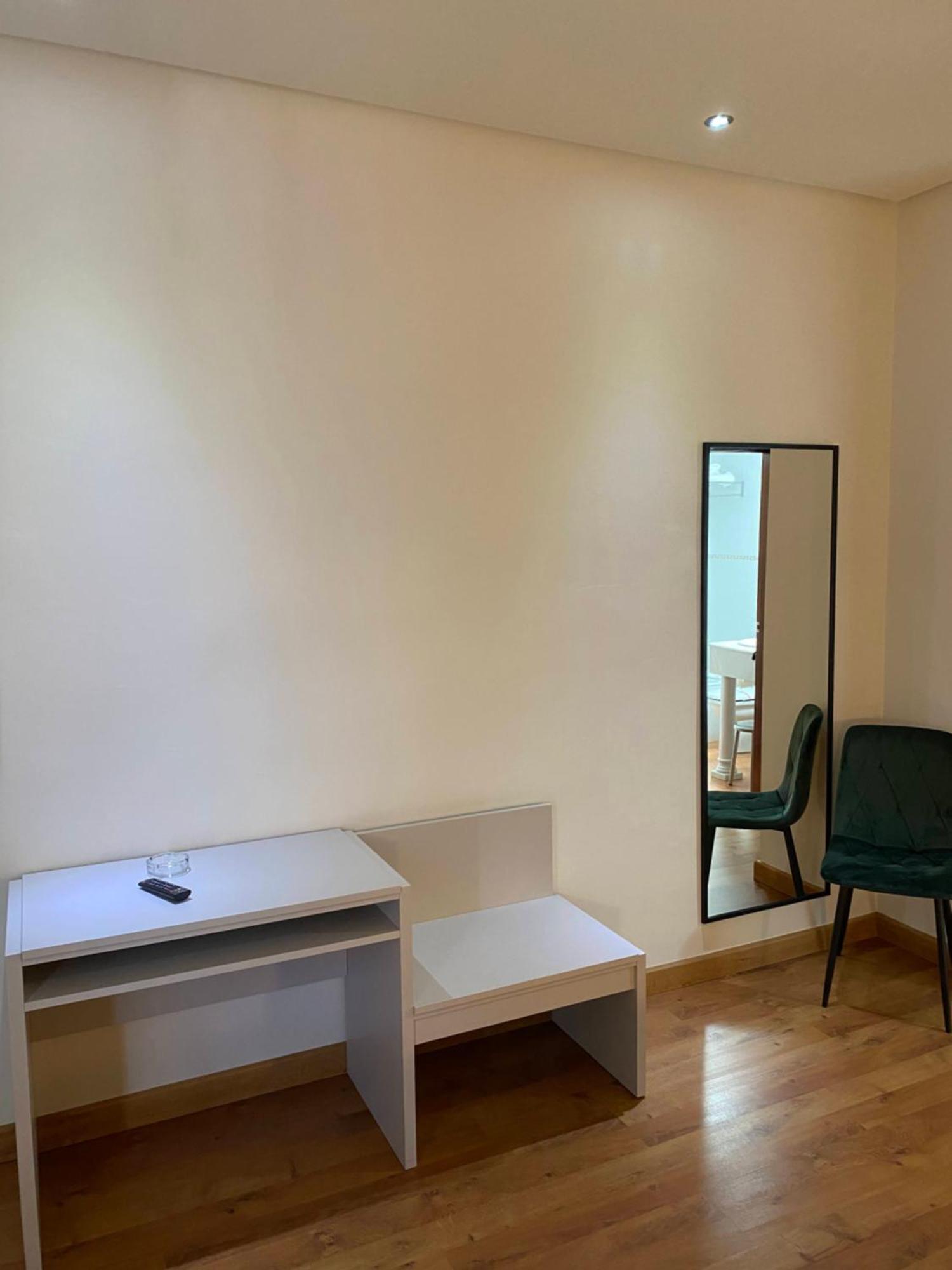 Hotel Santa Ana Ла Карлота Екстериор снимка