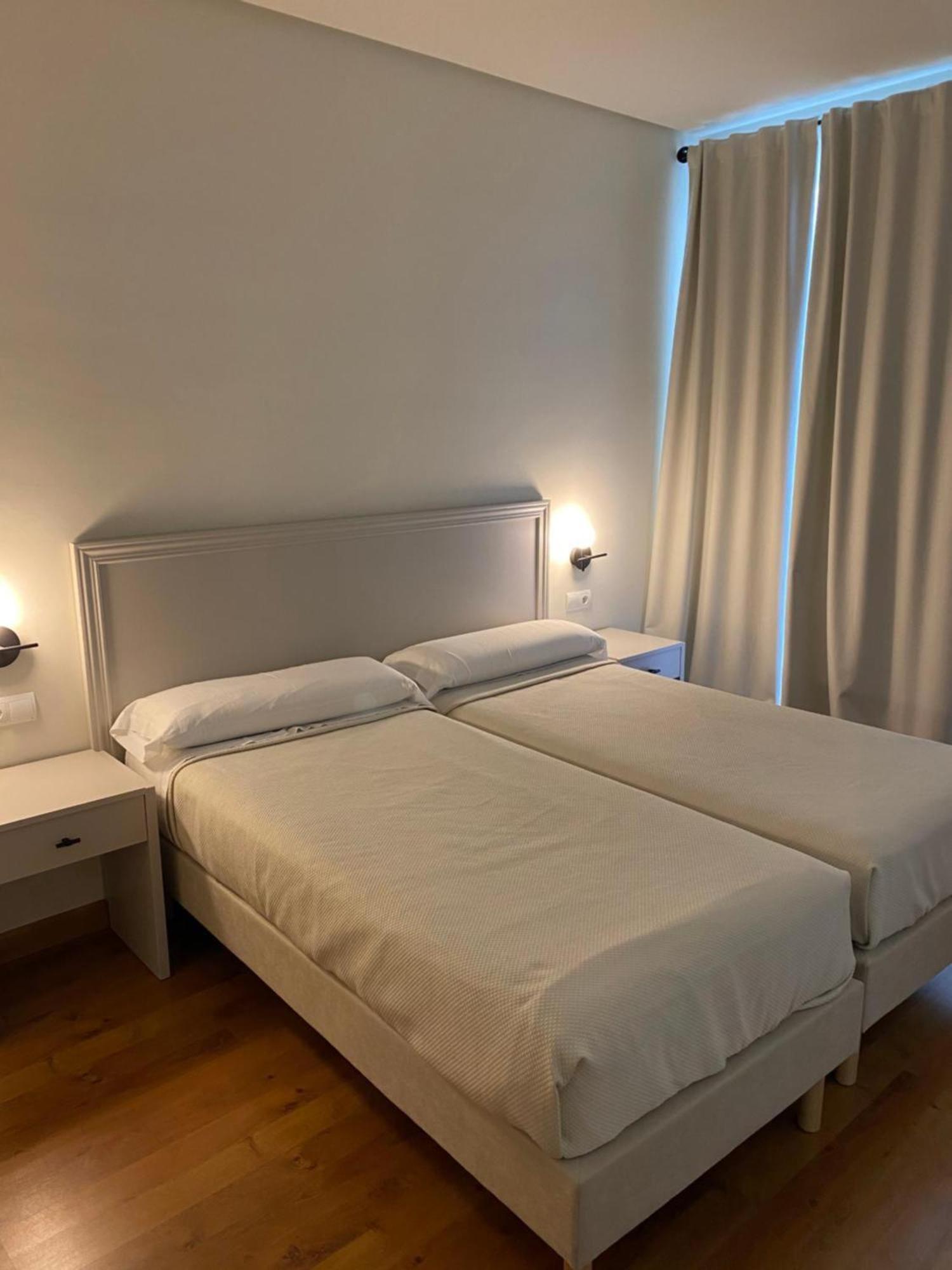 Hotel Santa Ana Ла Карлота Екстериор снимка
