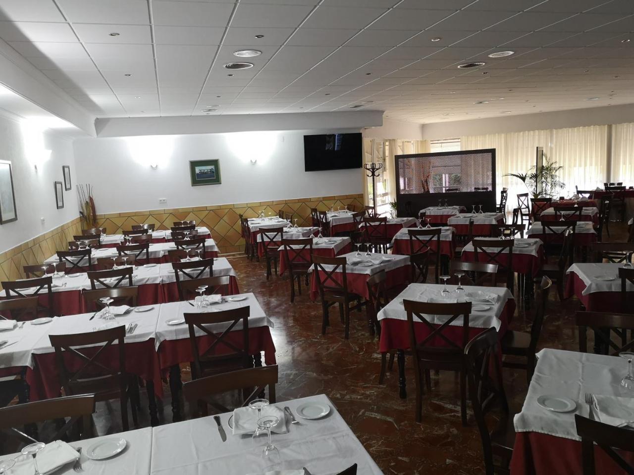 Hotel Santa Ana Ла Карлота Екстериор снимка