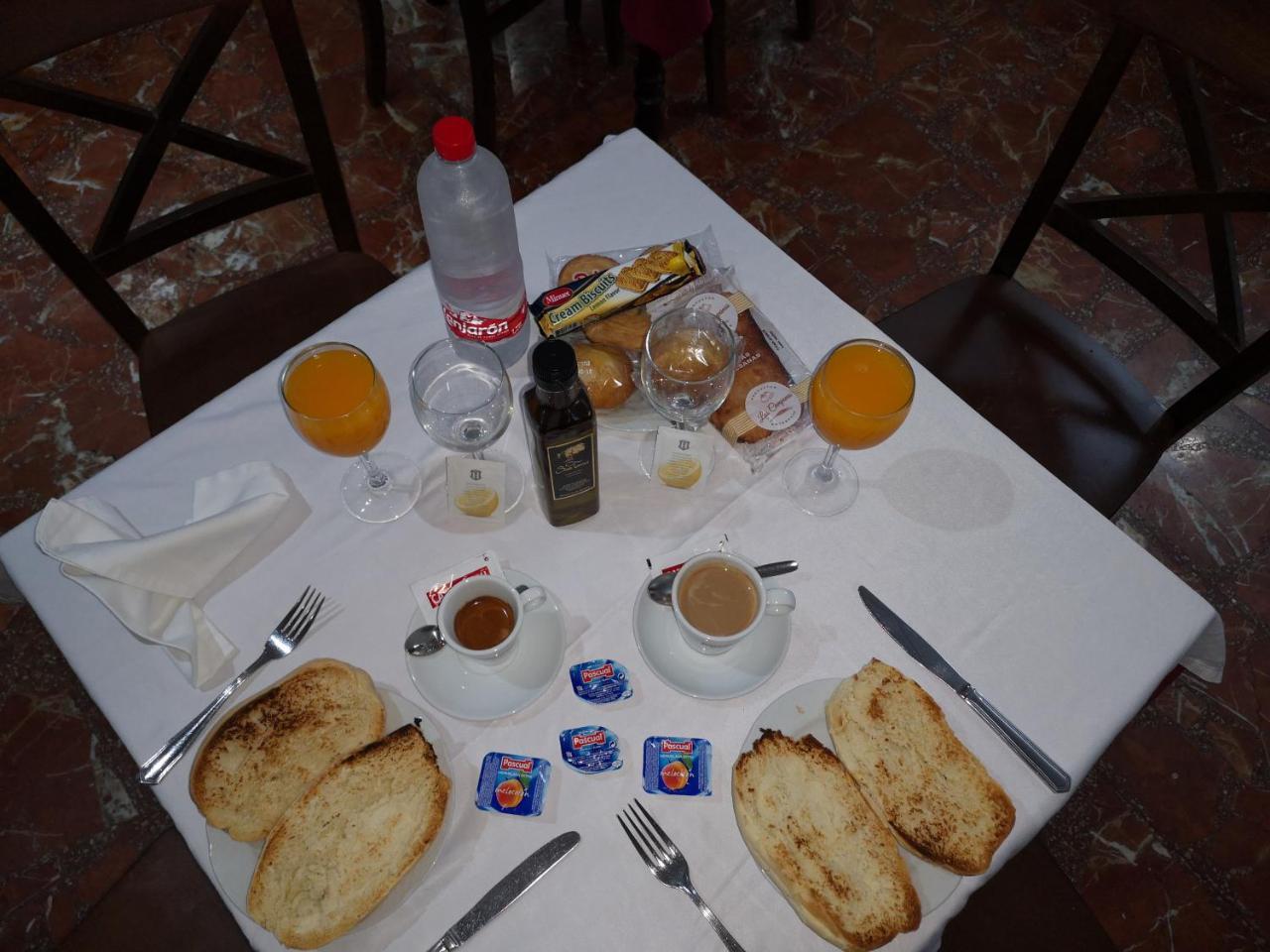 Hotel Santa Ana Ла Карлота Екстериор снимка